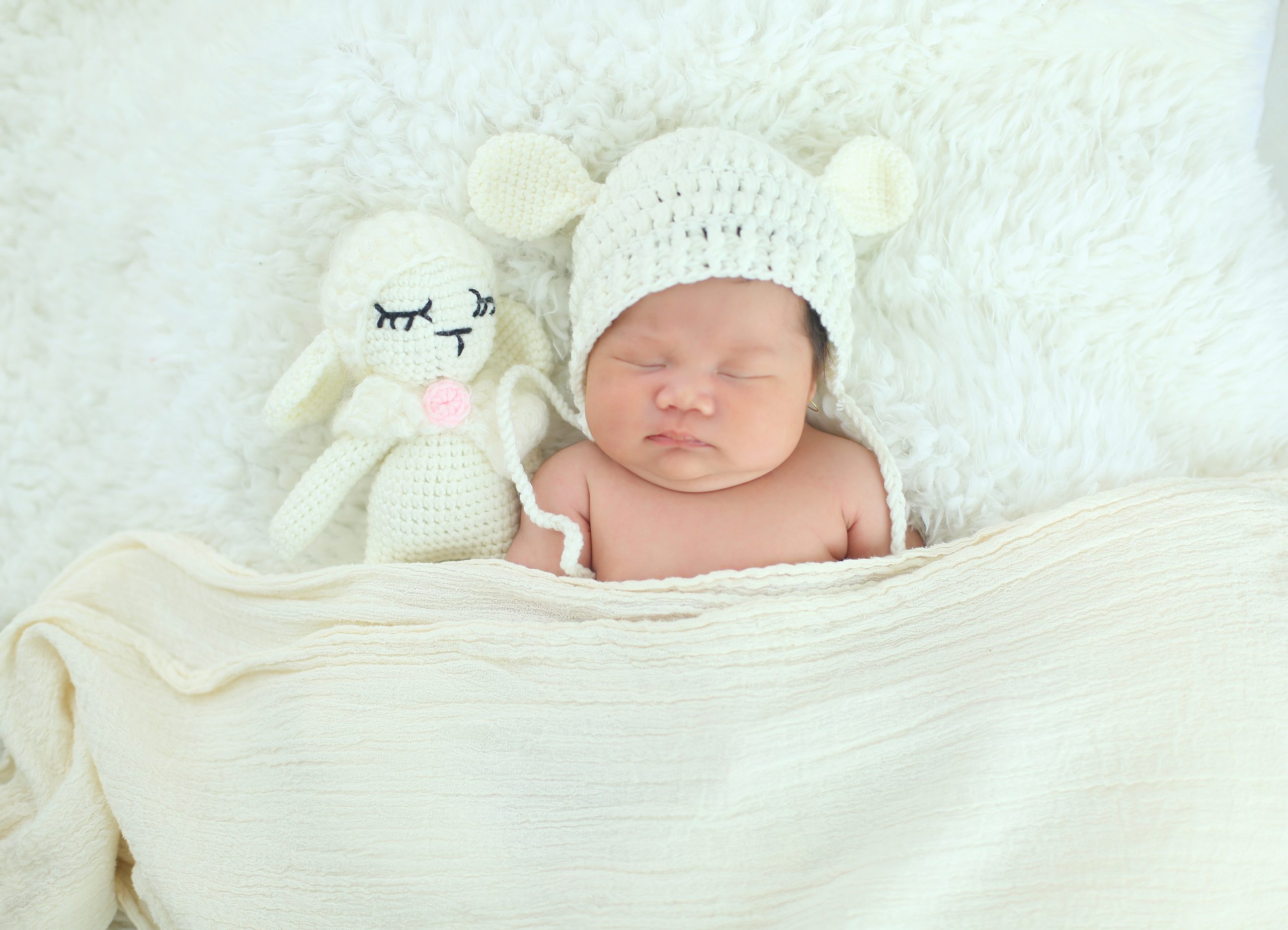 Chụp Newborn hàng đầu HCM - chupanhbe.vn